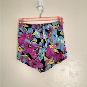 Band of Gypsies Floral Front Tie Shorts Size XS